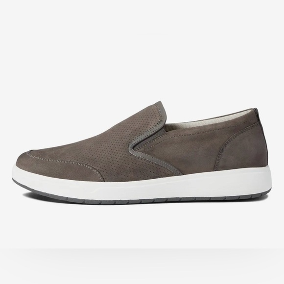 Florsheim Other - Men’s Florsheim Heist Moc Toe Slip-On Sneaker size 7.5 NWOT